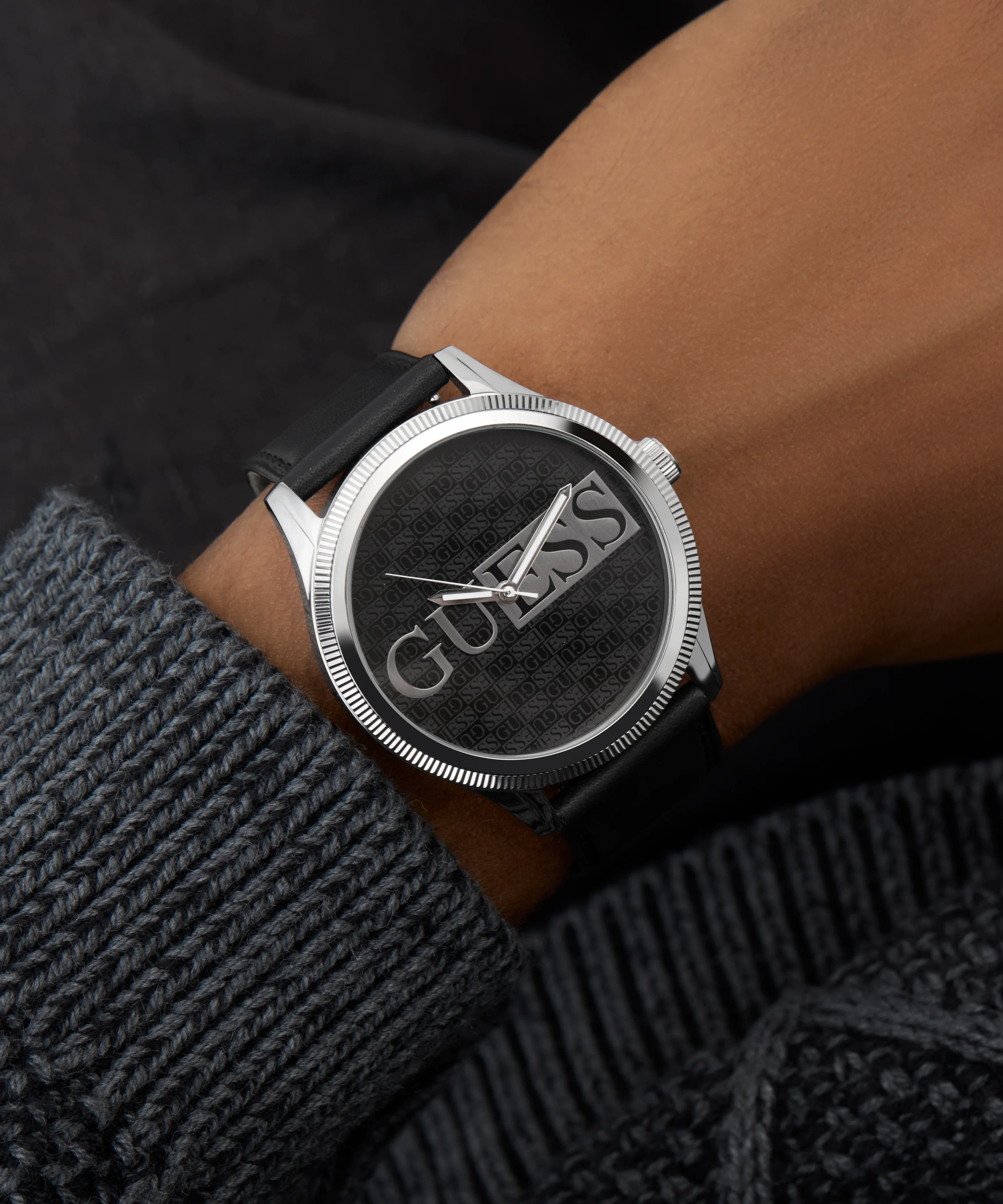 GUESS Mens Black Silver Tone Analog Watch Gift Set - Image 5