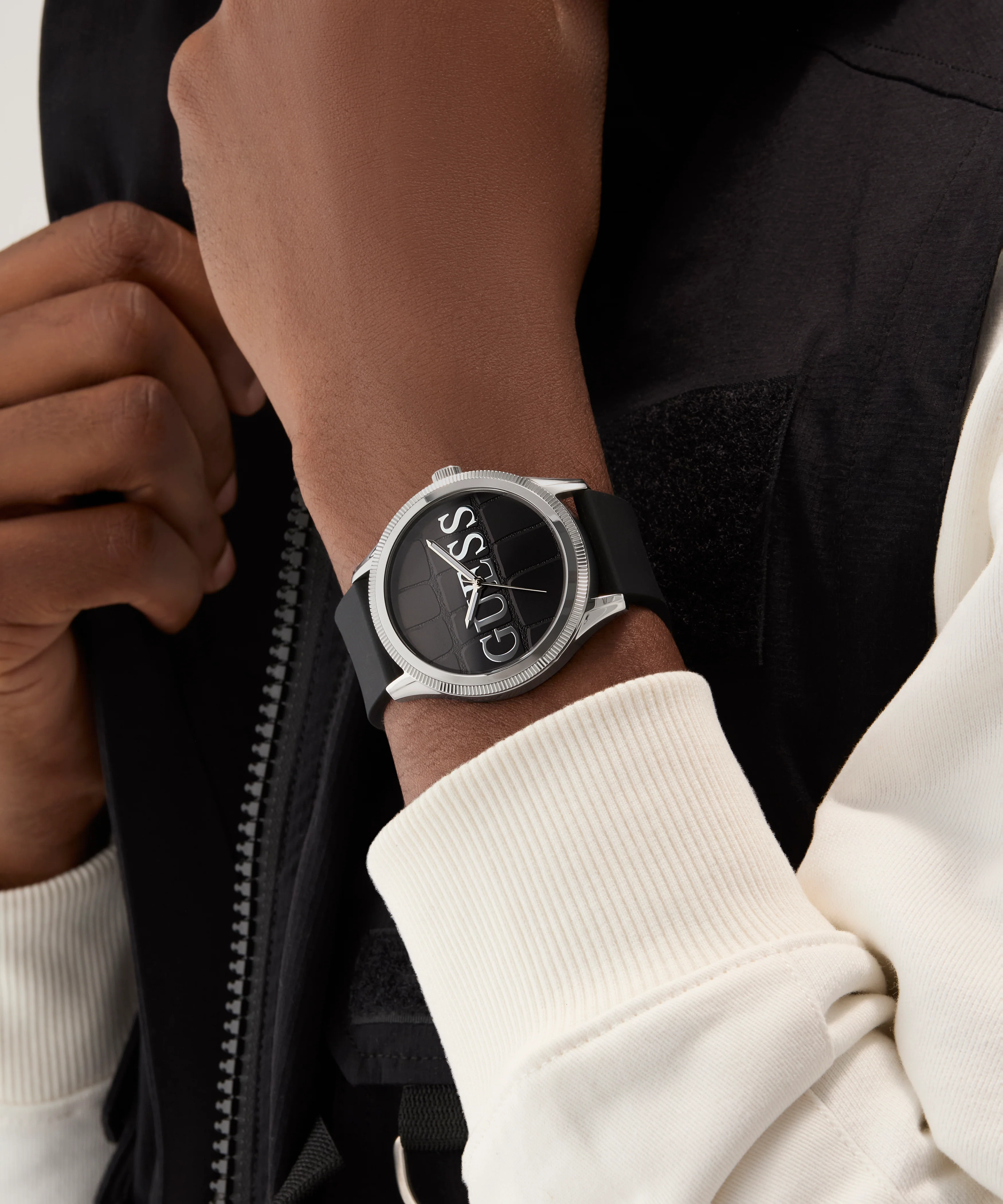 GUESS Mens Black Silver Tone Analog Watch - Image 3