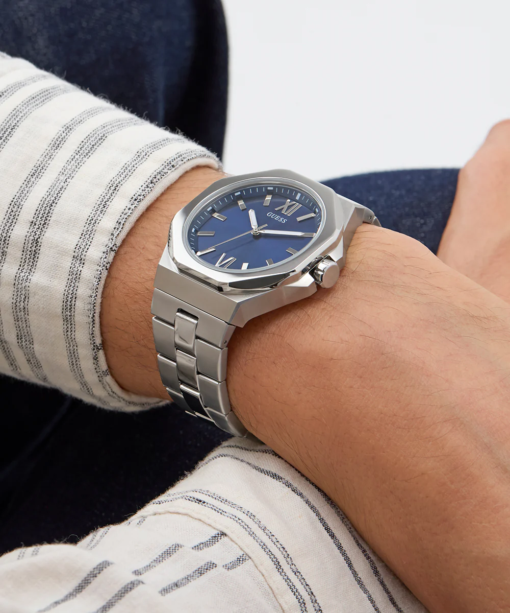 GUESS Mens Silver Tone Analog Watch - Image 7